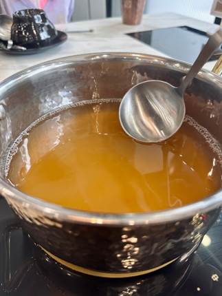 桃園必吃！感受美味的「真黃金雞湯鍋」涮金鍋