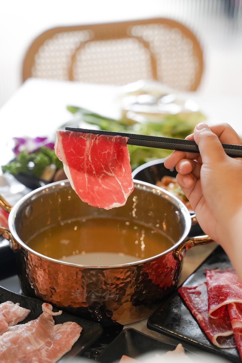 美食尋寶 — 在「涮金鍋」品嘗絕不平凡的黃金雞湯火鍋