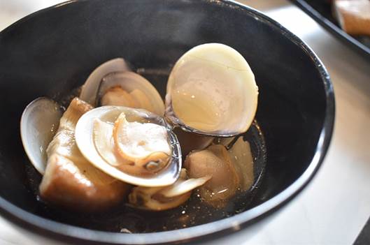 美食尋寶-在「涮金鍋」品嘗絕不平凡的黃金雞湯火鍋