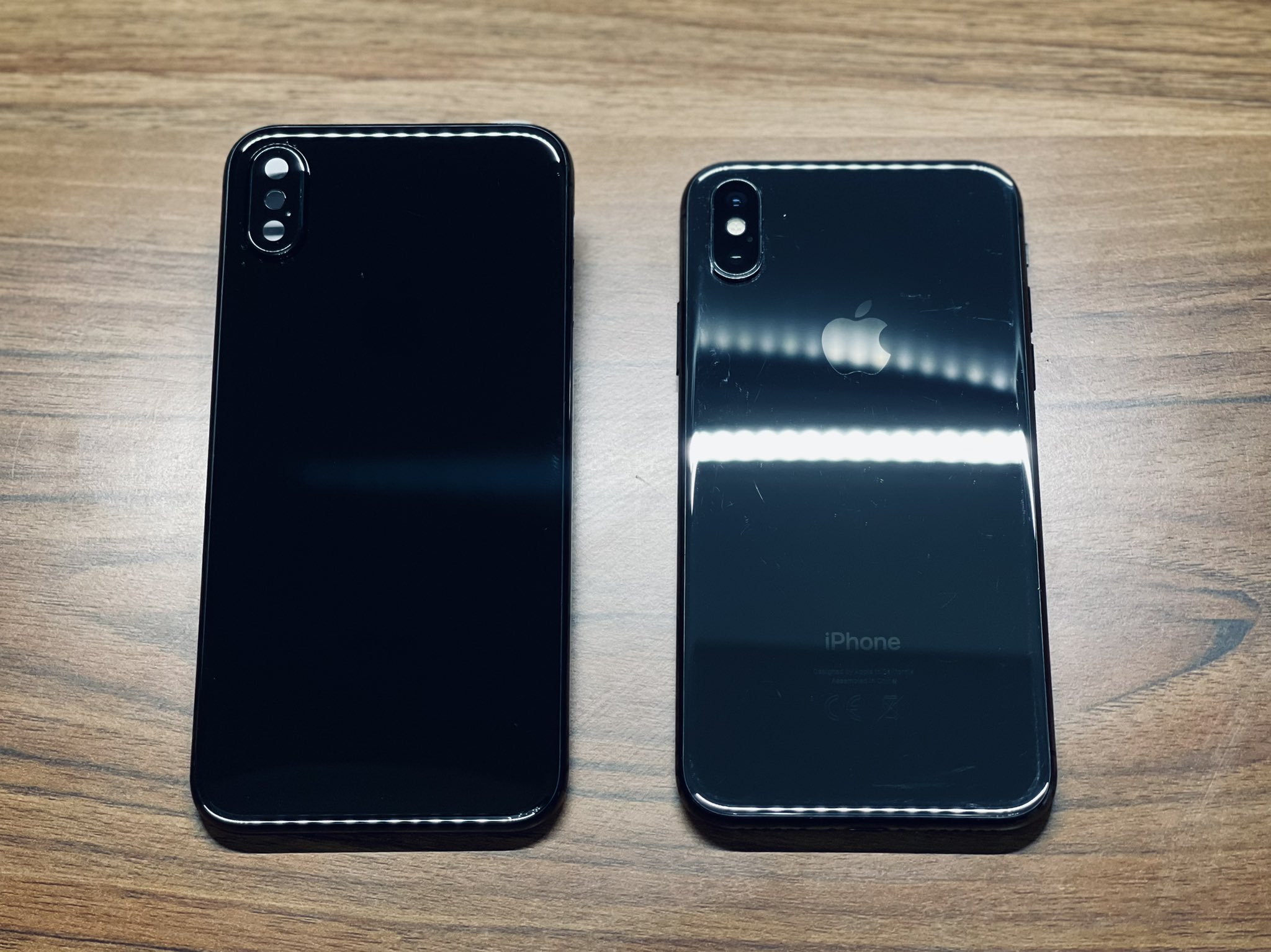 原型機鑒賞：蘋果曾設計亮黑色的 iPhone X，但并未發售