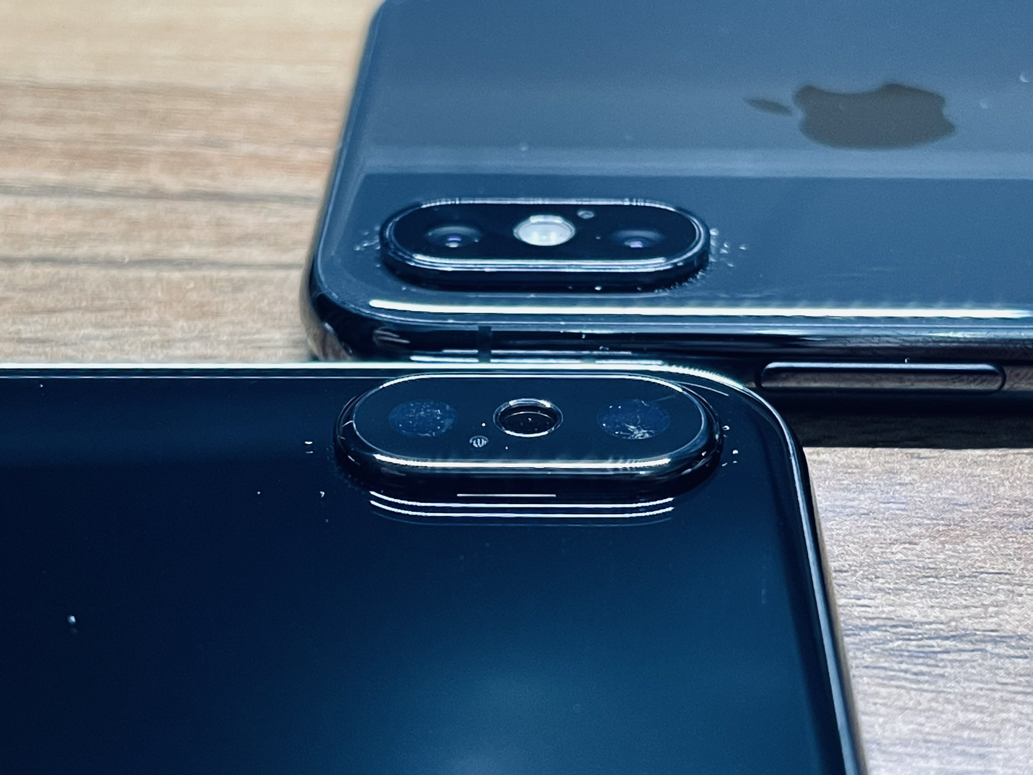 原型機鑒賞：蘋果曾設計亮黑色的 iPhone X，但并未發售