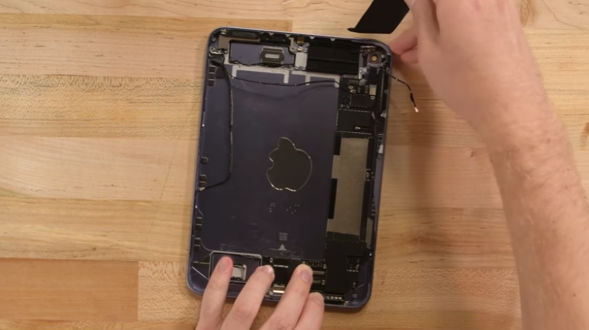 iFixit 拆解蘋果 iPad Mini 6，解釋“果凍屏”問題